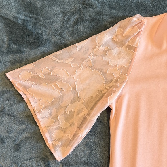 Elegant Blush Pink Midi Dress with Lace Sleeves - Picture 5 of 10